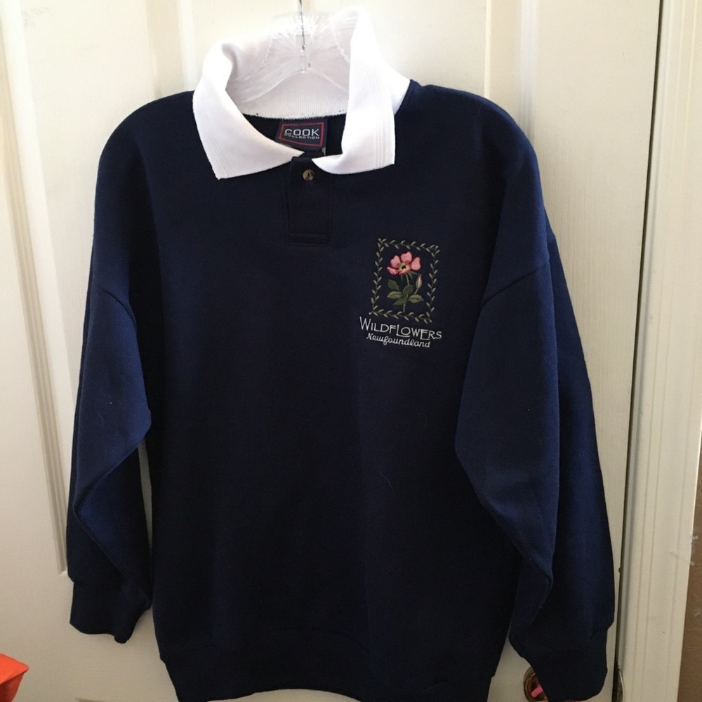 FINAL MARKDOWN Cook collection Ladies sweatshirt small
